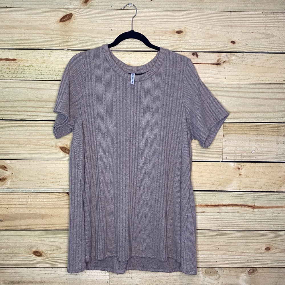 Ribbed Short Sleeve Knit Top in Taupe